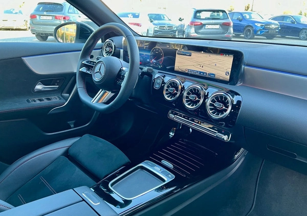 Mercedes-Benz Klasa A cena 185900 przebieg: 5000, rok produkcji 2023 z Warszawa małe 172